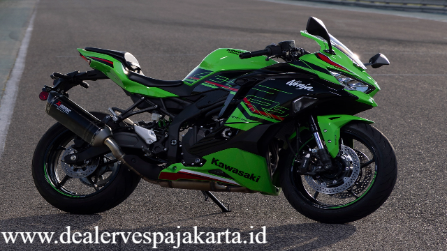Eksplorasi Total Motor Sport 400cc Kawasaki ZX-4RR